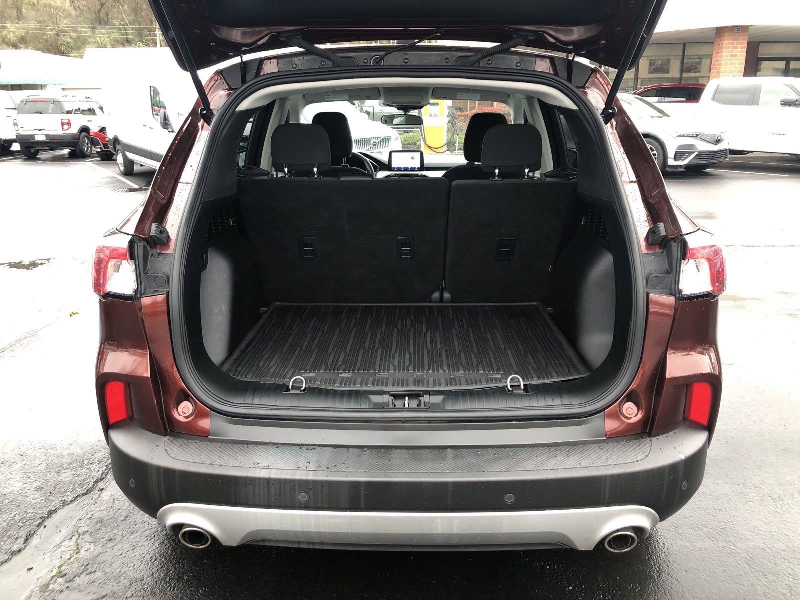Used 2021 Ford Escape SE w/ Cold Weather Package FWD image 12