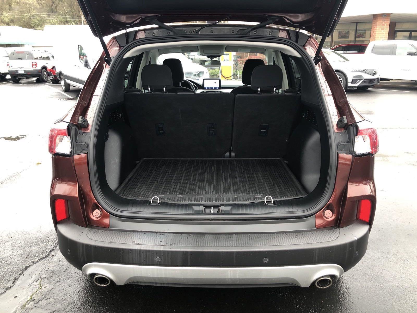 Used 2021 Ford Escape SE w/ Cold Weather Package FWD image 12