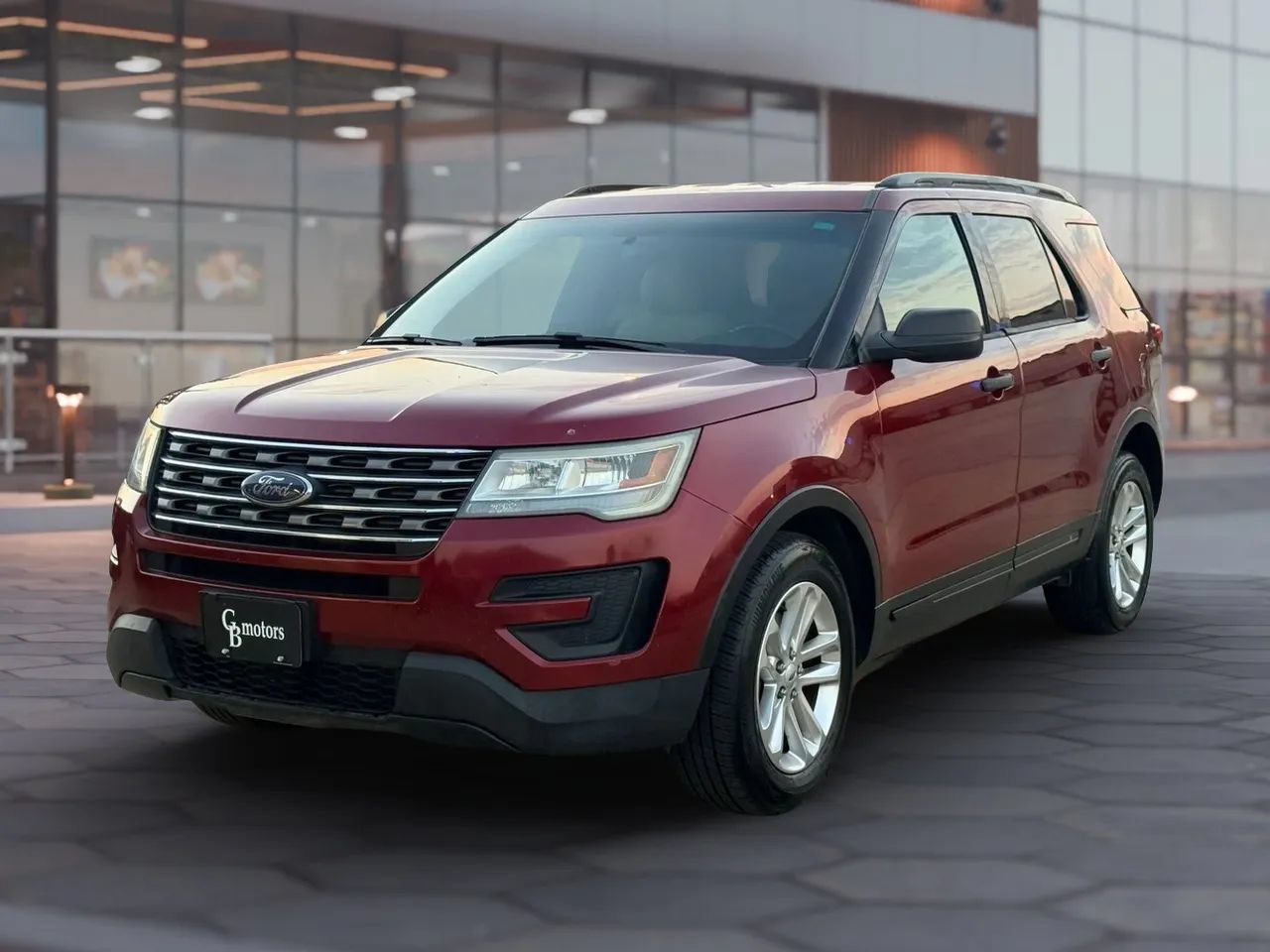 Used 2016 Ford Explorer FWD image 1