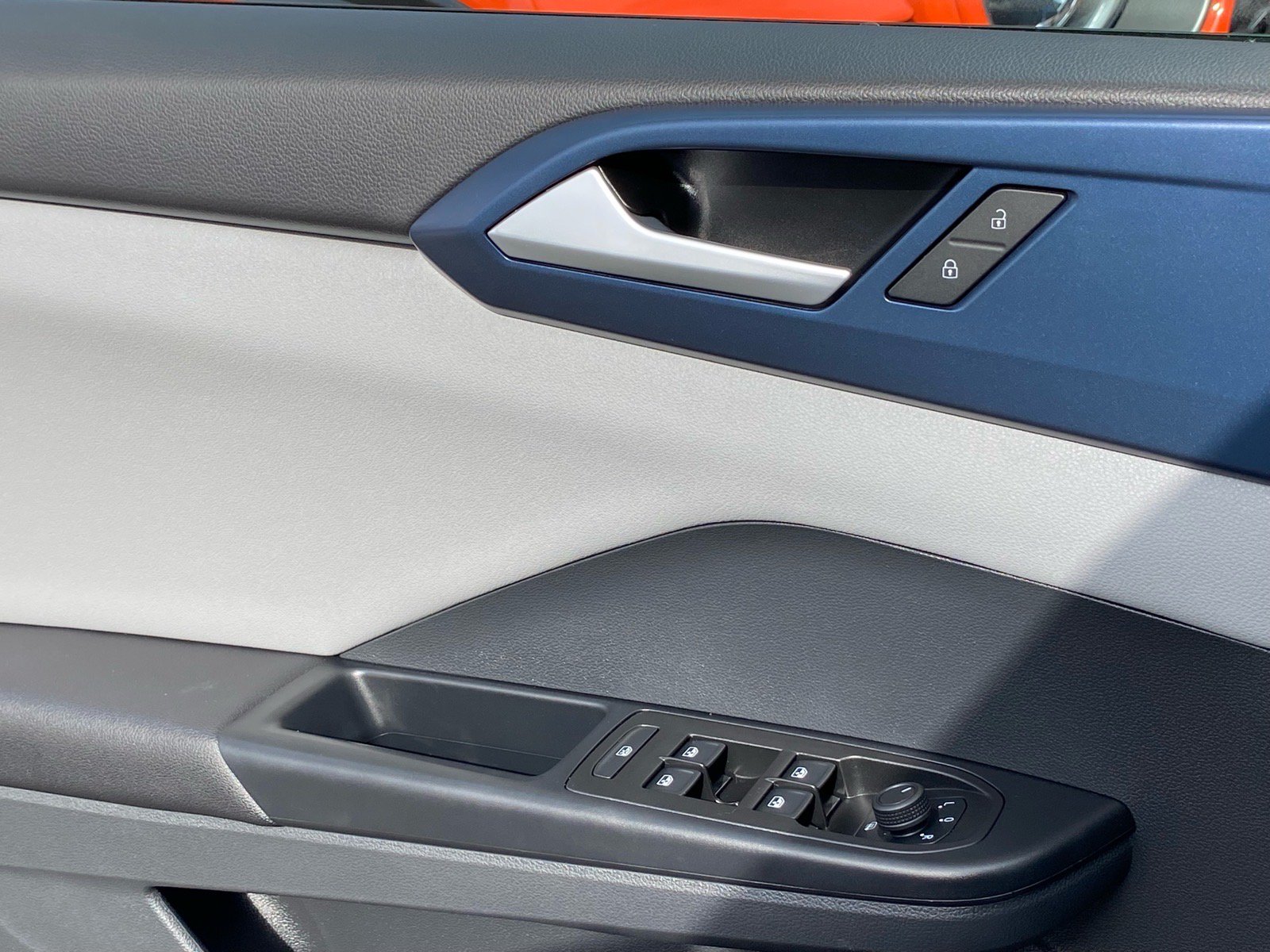Certified 2023 Volkswagen Taos SE FWD image 19