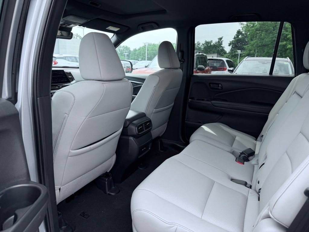 Used 2025 Honda Passport EX-L image 23
