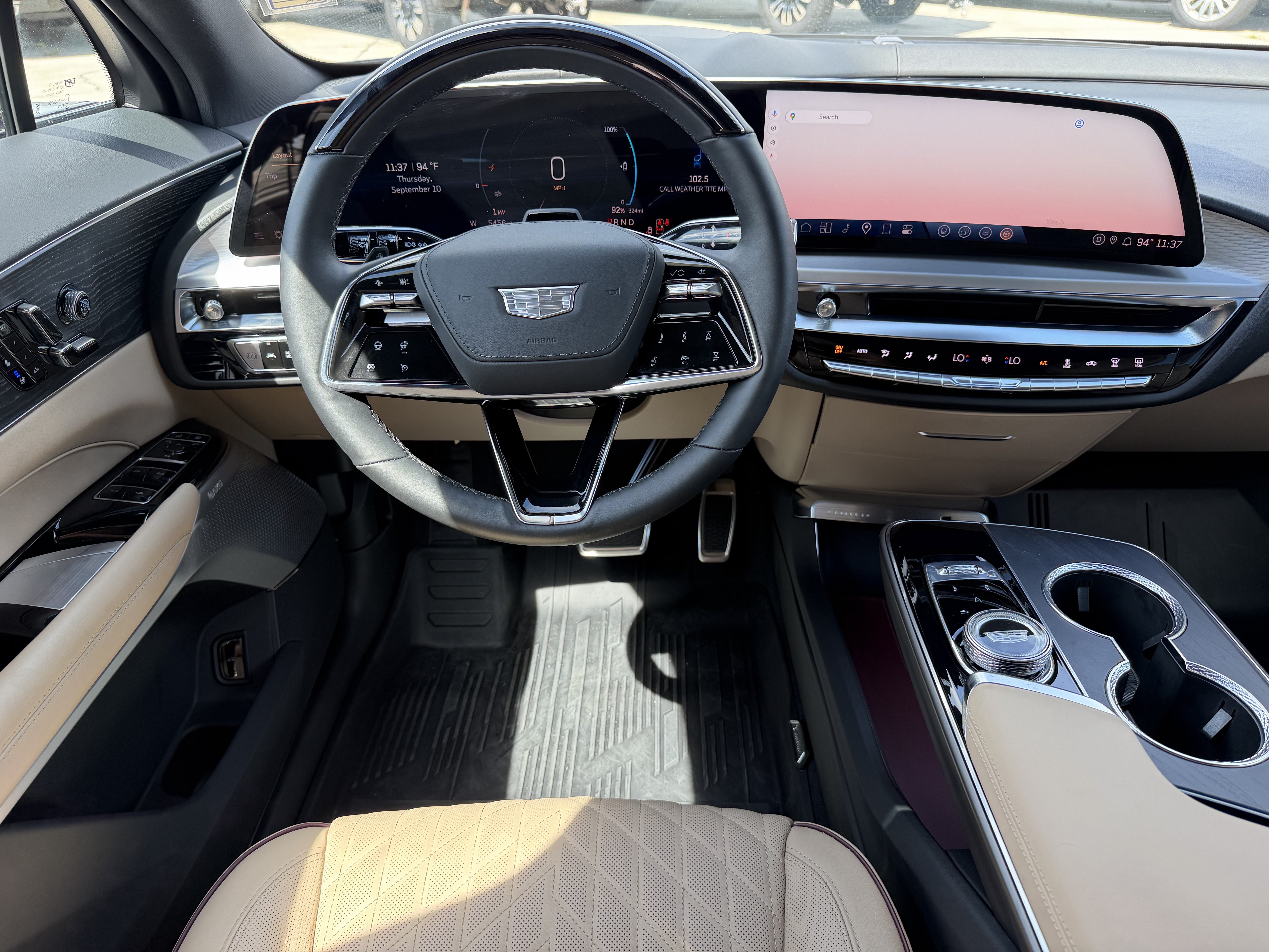 Certified 2026 Cadillac Lyriq Signature Luxury w/ LPO, Blue Accent Package AWD/4WD image 16