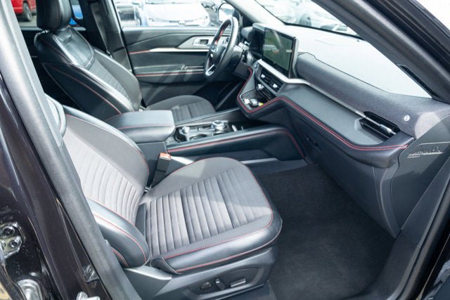 Used 2025 Ford Explorer ST-Line AWD/4WD image 40