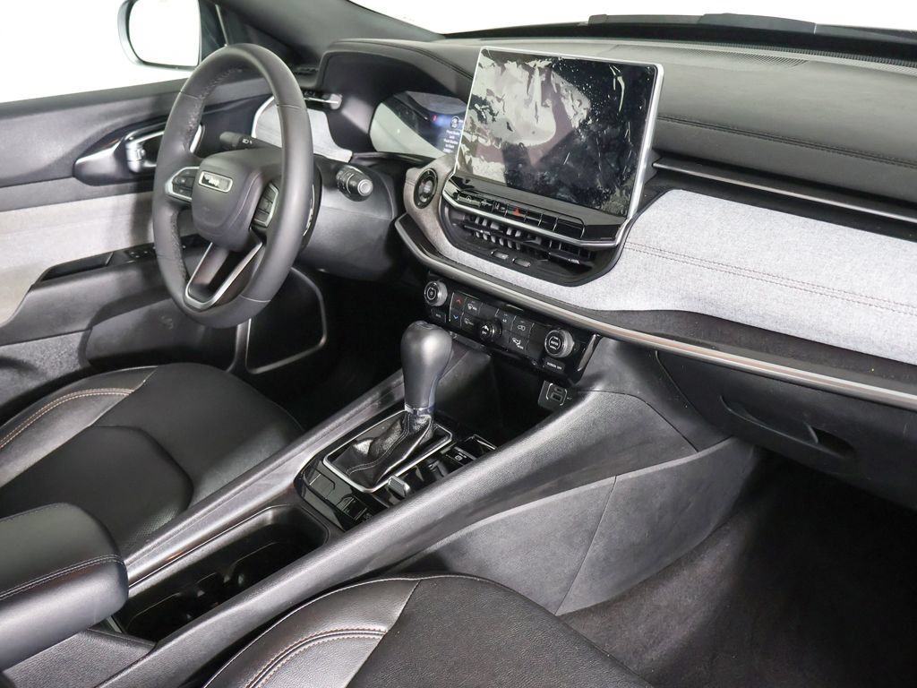Used 2023 Jeep Compass Latitude AWD/4WD image 24
