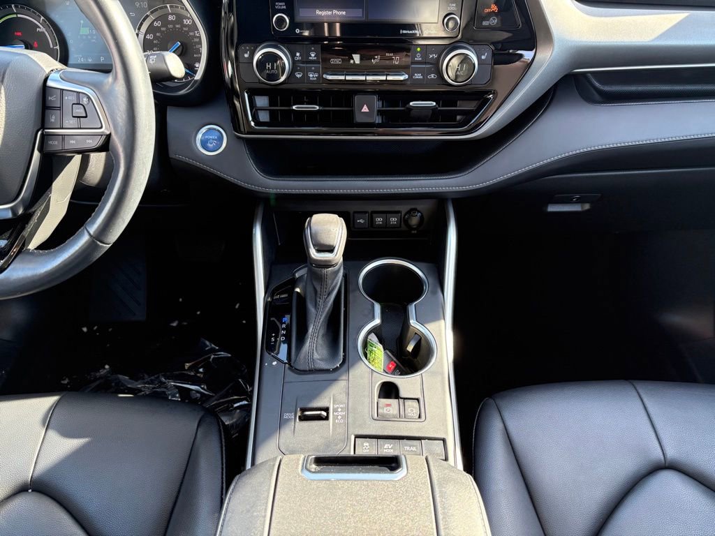 Certified 2021 Toyota Highlander XLE image 30