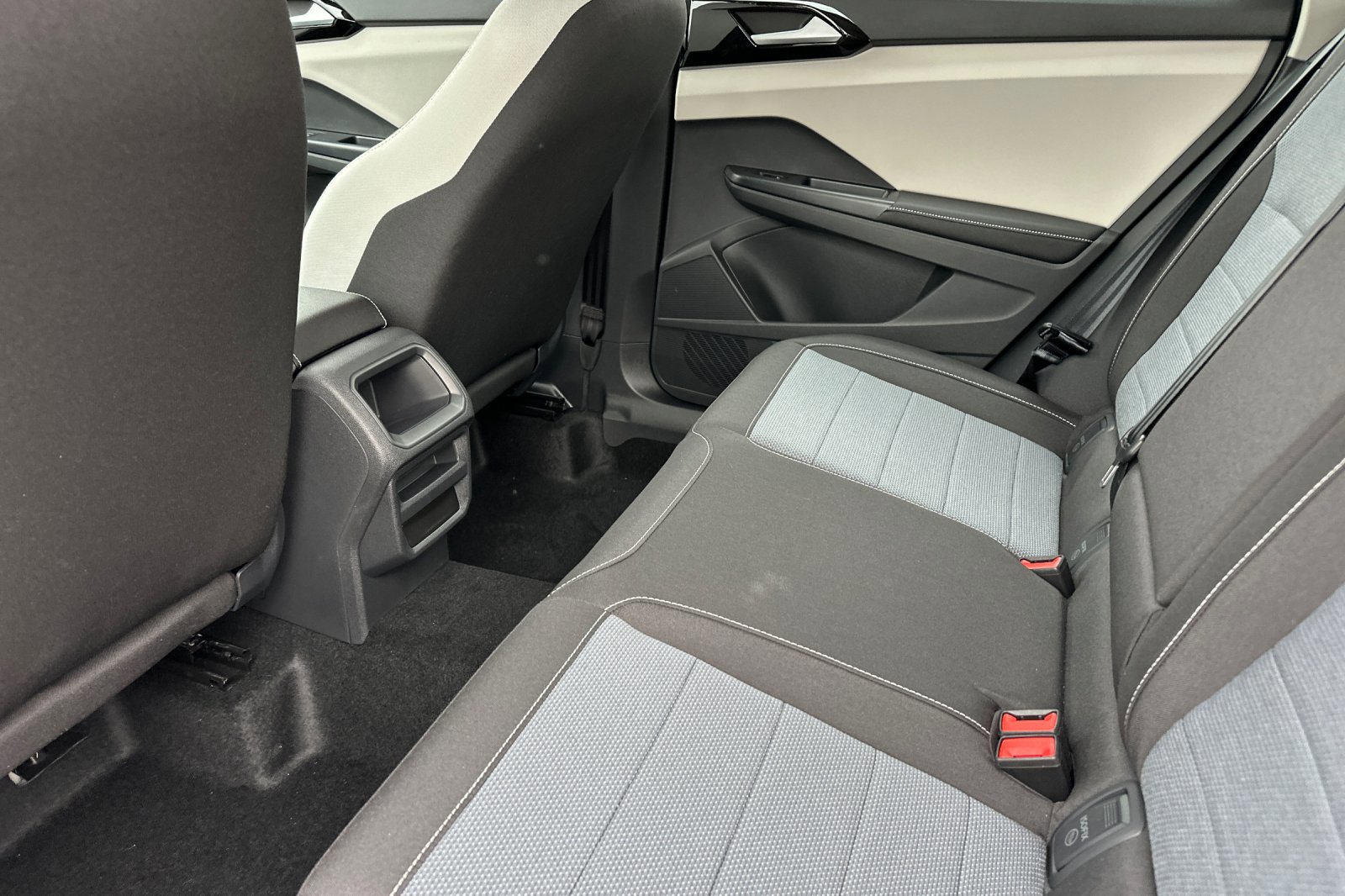 New 2026 Volkswagen Taos S image 12