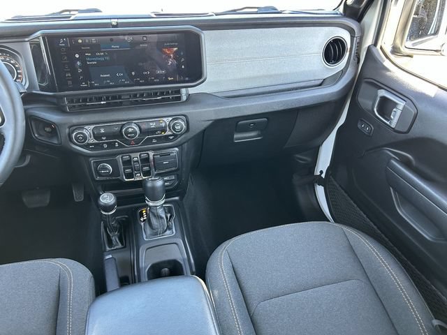 Used 2024 Jeep Wrangler Unlimited Sport AWD/4WD image 17