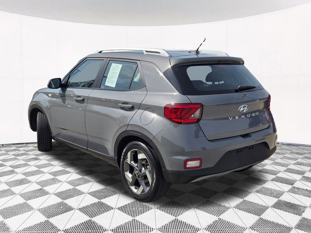 Used 2023 Hyundai Venue SEL image 22