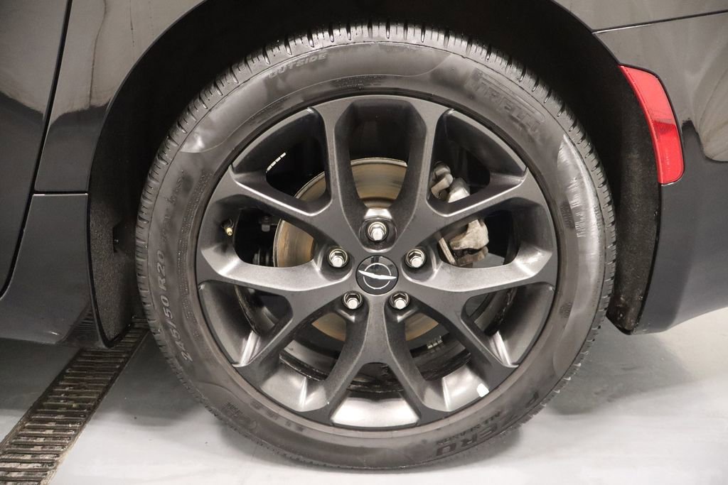 Used 2025 Chrysler Pacifica Limited image 26