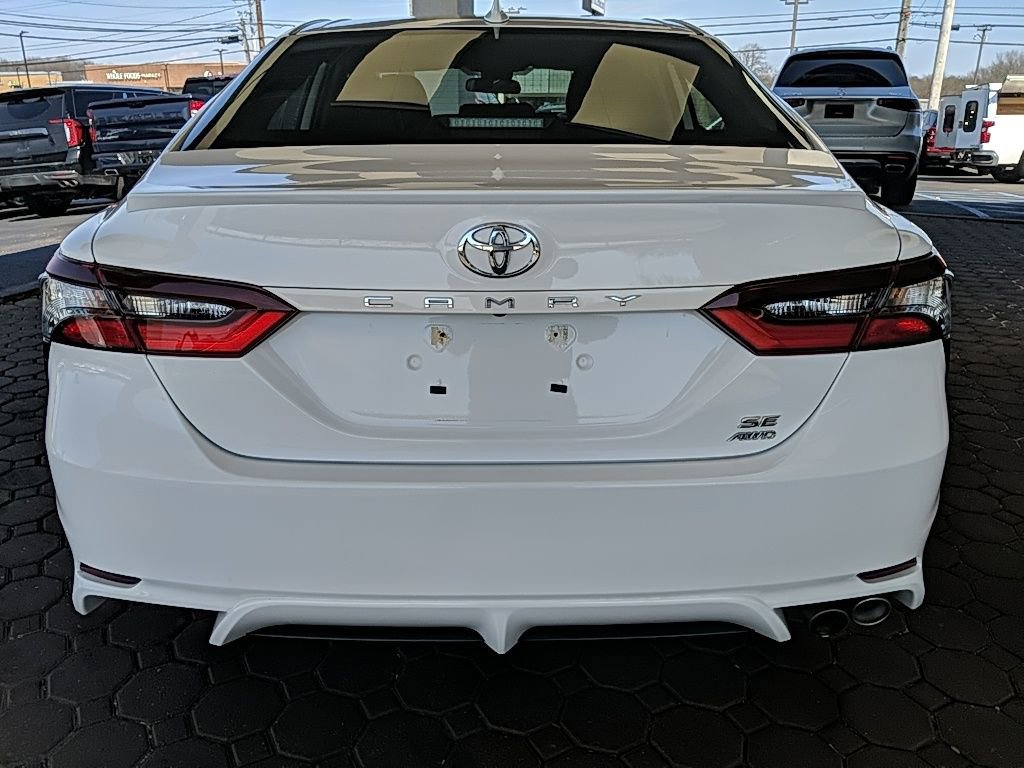 Used 2023 Toyota Camry SE w/ Cold Weather Package image 7
