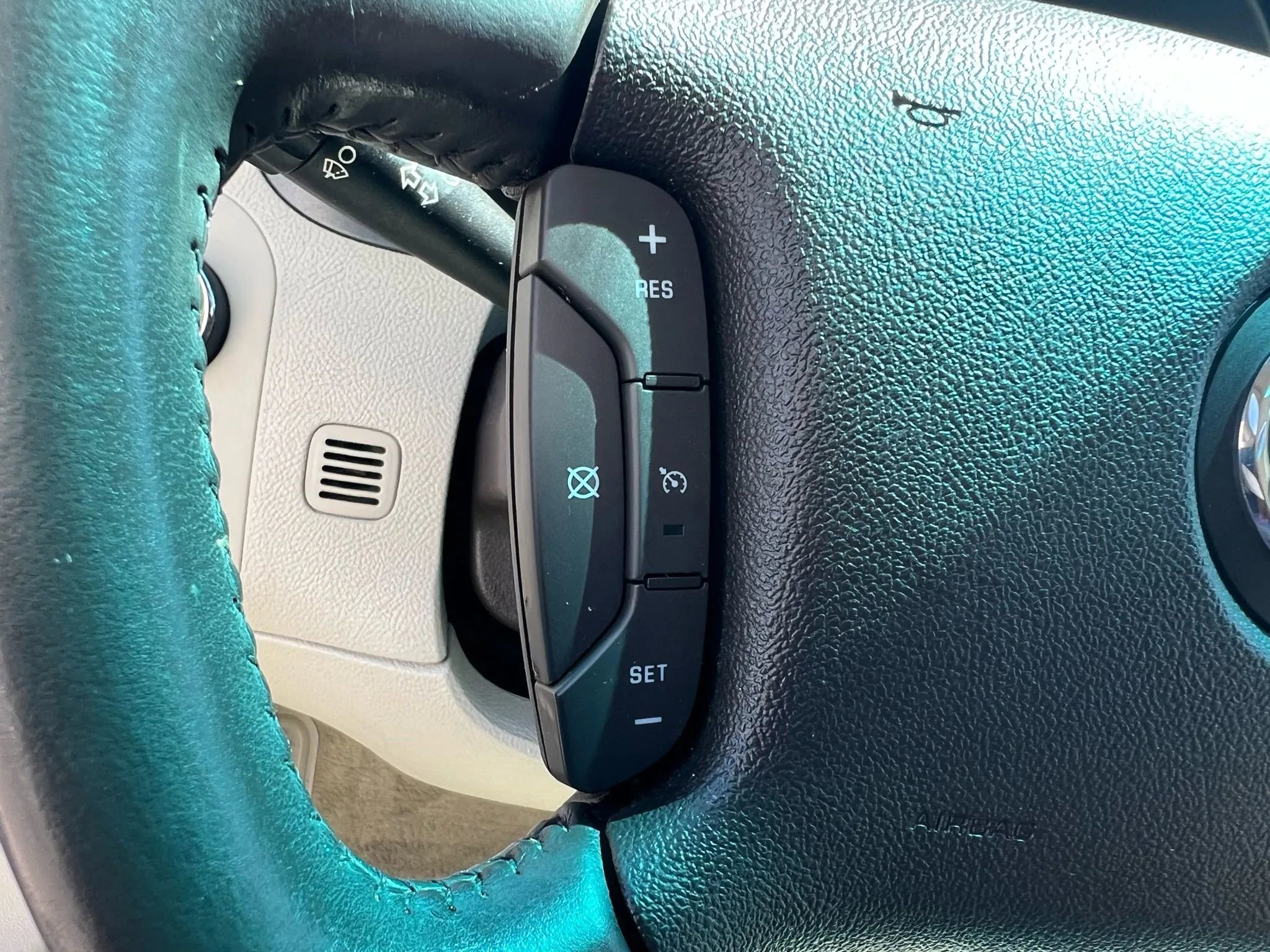 Used 2009 Cadillac DTS w/ Trunk Convenience Package FWD image 44