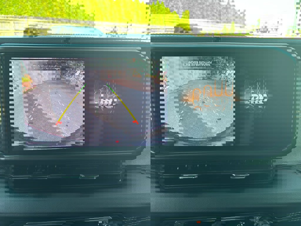 Used 2024 Jeep Wrangler Sahara image 25