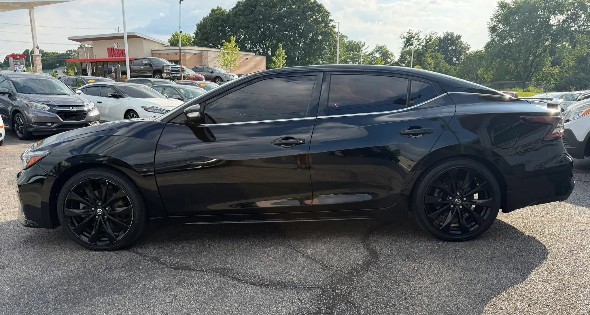 Used 2020 Nissan Maxima SR w/ Sport Mat Group FWD image 2