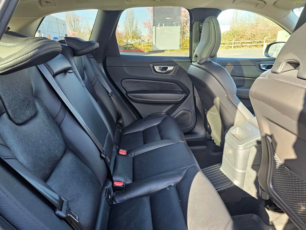 Used 2024 Volvo XC60 T8 Plus w/ Protection Package Premier image 15