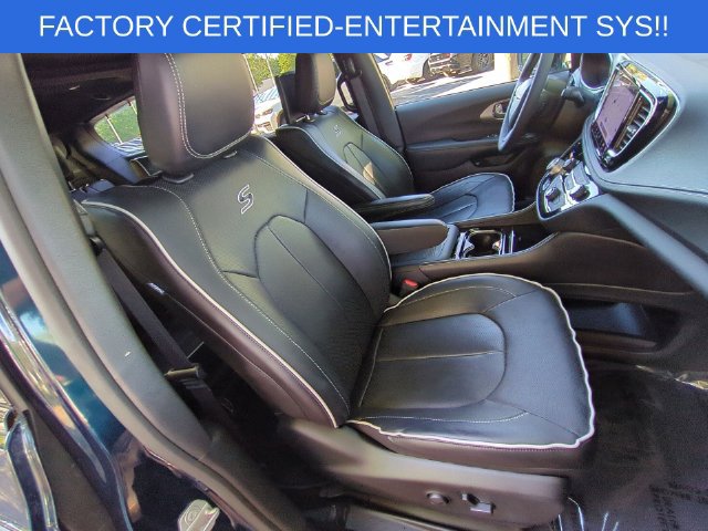 Certified 2023 Chrysler Pacifica Limited w/ Uconnect Theater Family Group FWD image 36