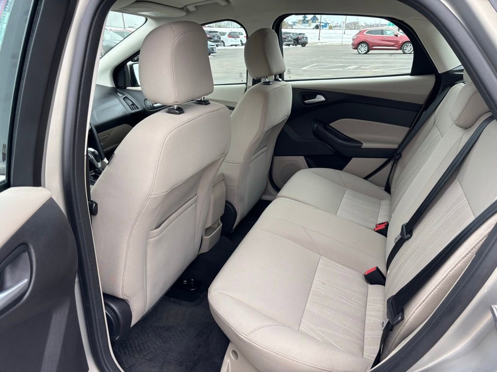 Used 2015 Ford Focus SE image 24