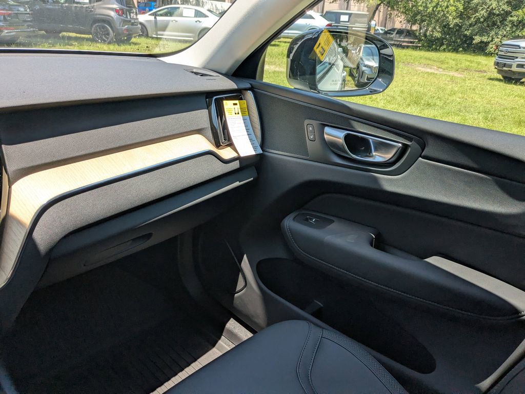 New 2026 Volvo XC60 B5 Core image 17