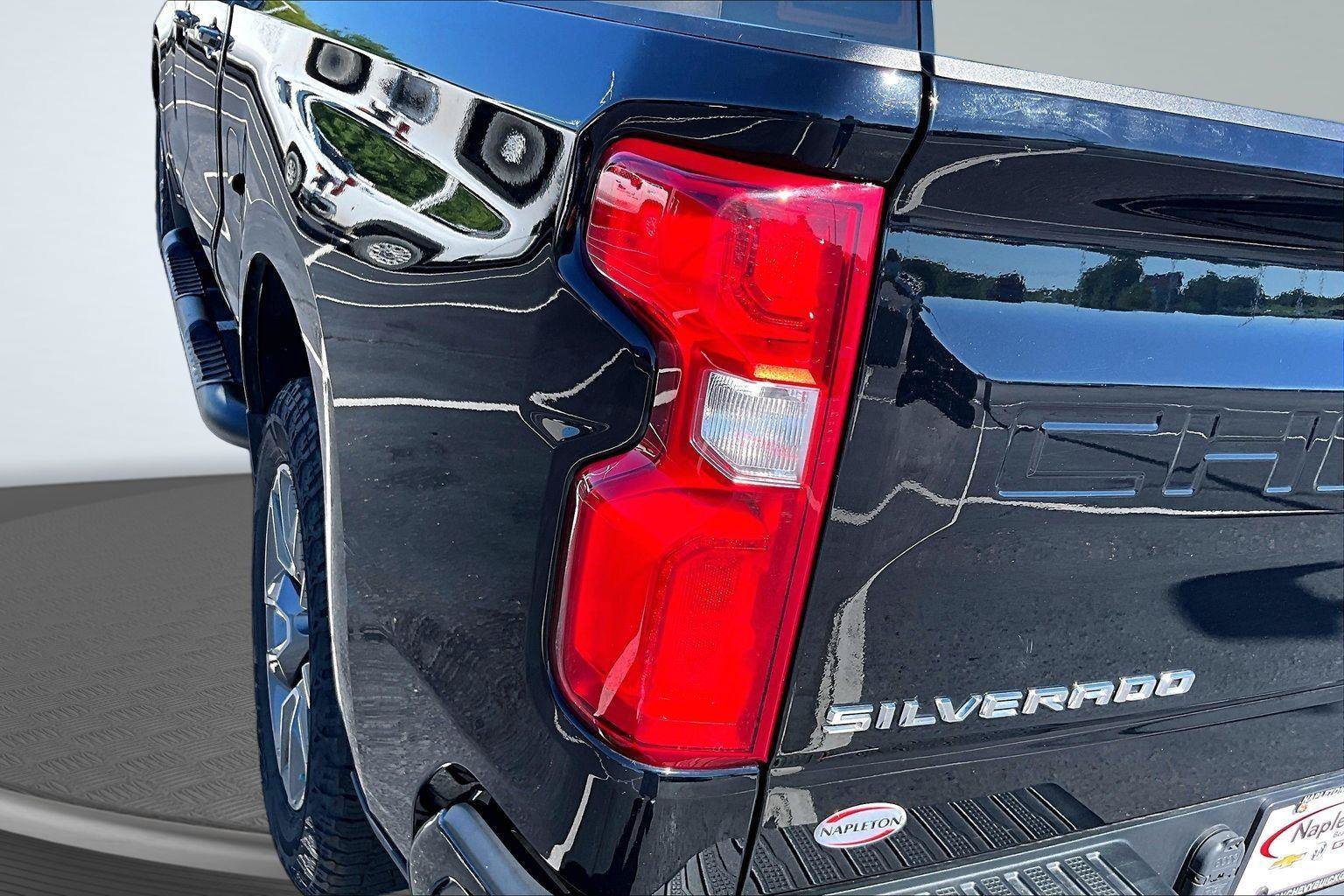 Used 2020 Chevrolet Silverado 1500 RST AWD/4WD image 31