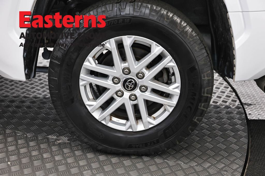 Used 2022 Toyota Tundra SR AWD/4WD image 34