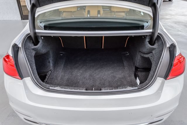 Used 2018 BMW 340i xDrive Sedan AWD/4WD image 11