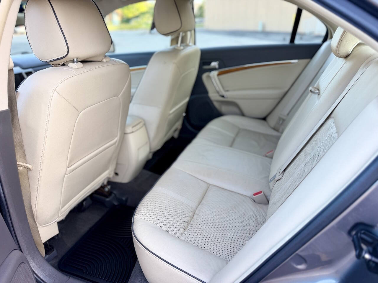 Used 2011 Lincoln MKZ w/ 102A Rapid Spec Order Code FWD image 15
