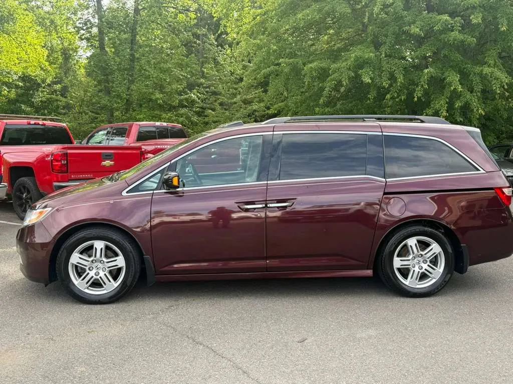 Used 2011 Honda Odyssey Touring Elite image 4