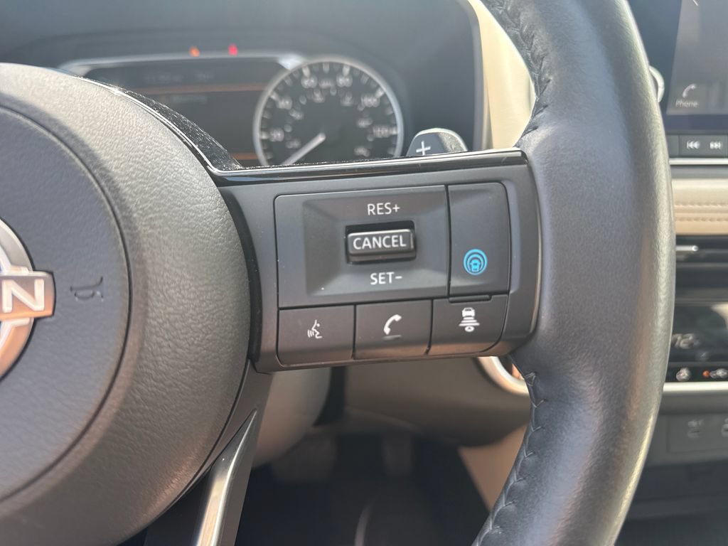 Used 2023 Nissan Rogue SL AWD/4WD image 16