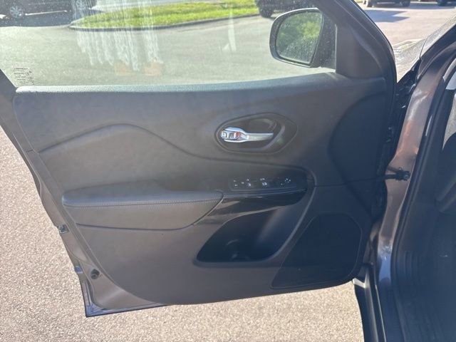 Used 2023 Jeep Cherokee Altitude Lux AWD/4WD image 14