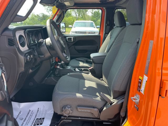 Used 2025 Jeep Gladiator Sport AWD/4WD image 19