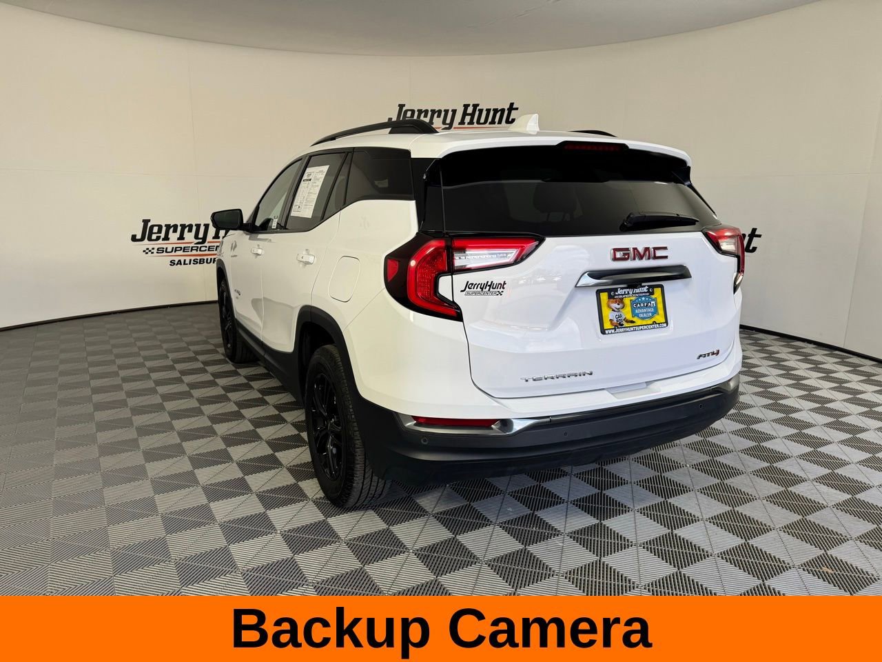 Used 2024 GMC Terrain AT4 w/ Tech Package image 9