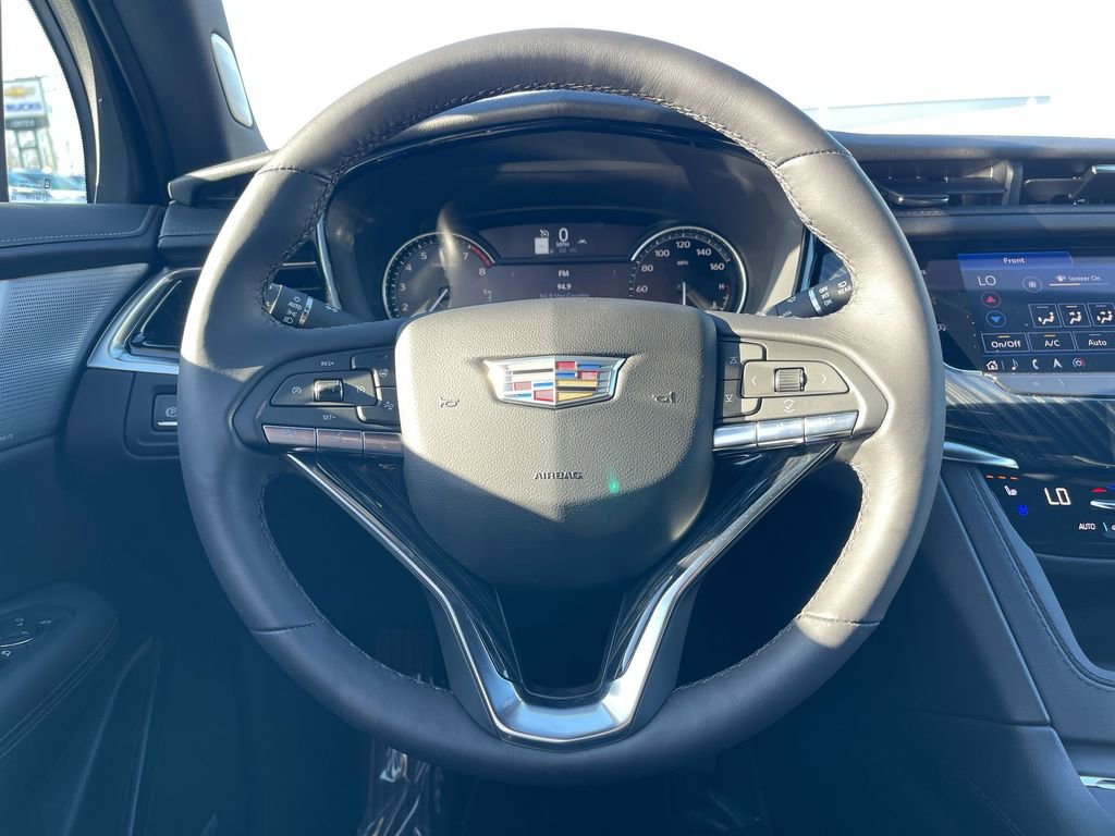 Used 2024 Cadillac XT6 Premium Luxury image 16