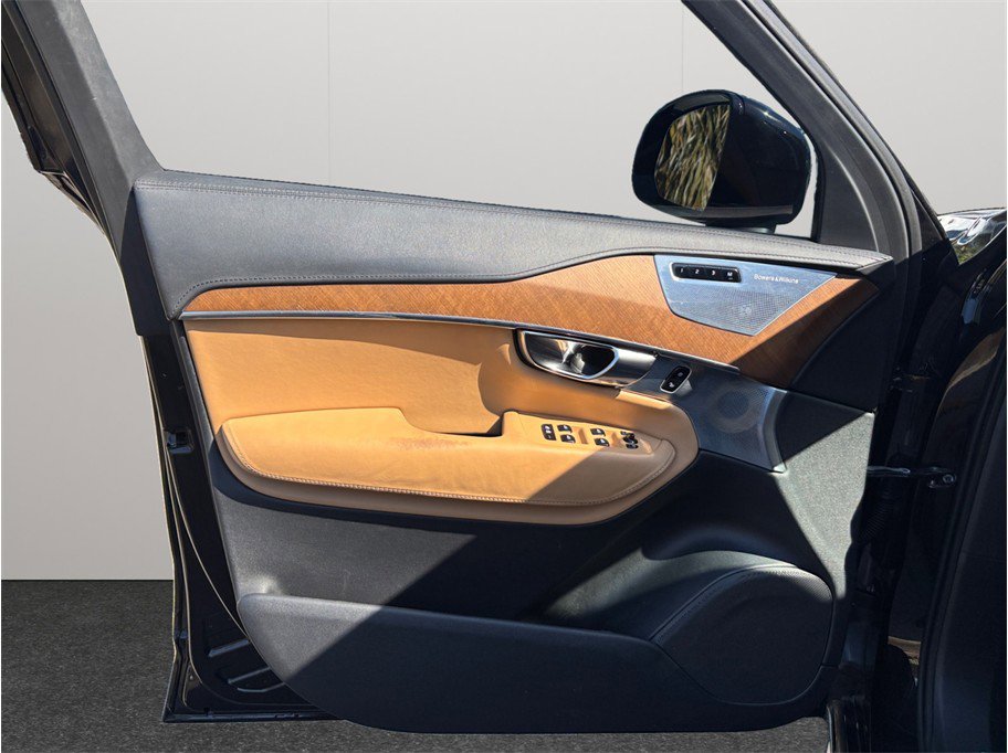 Used 2016 Volvo XC90 T6 Inscription w/ Vision Package image 22