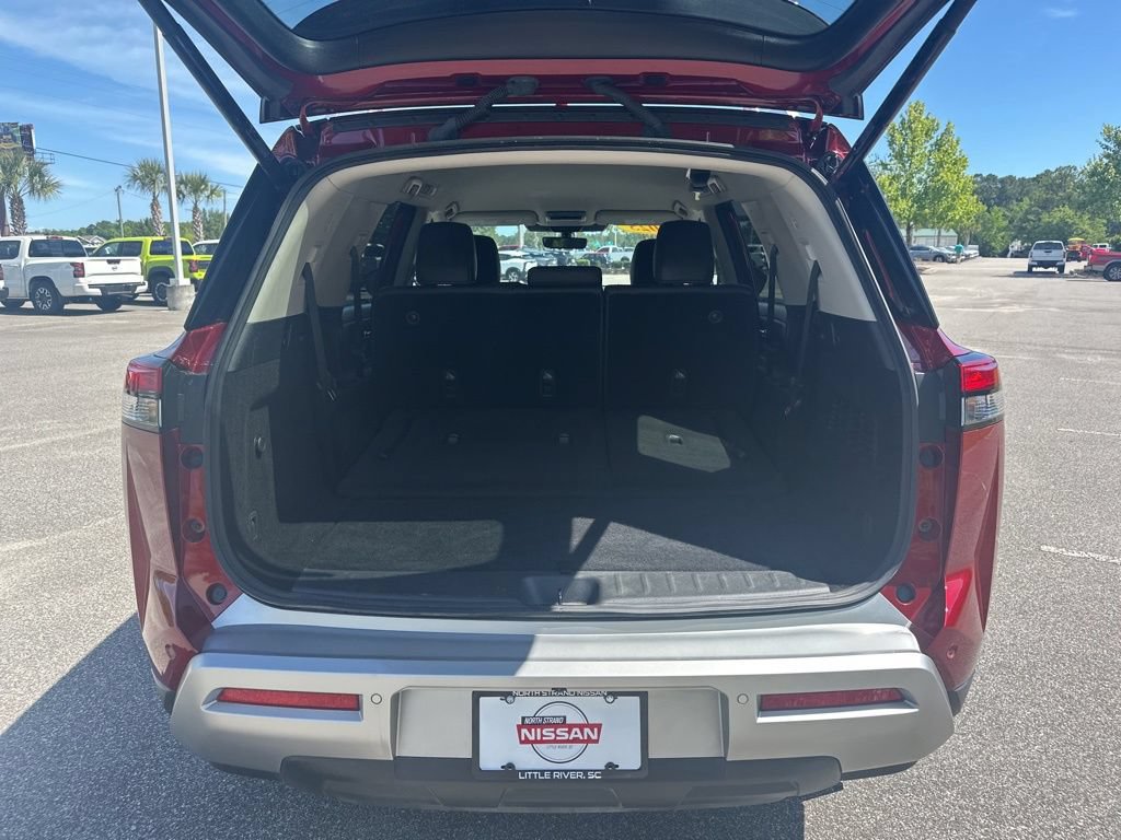 Used 2025 Nissan Pathfinder SL AWD/4WD image 25
