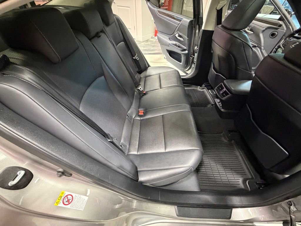 Used 2019 Lexus ES 300h w/ Premium Package image 45