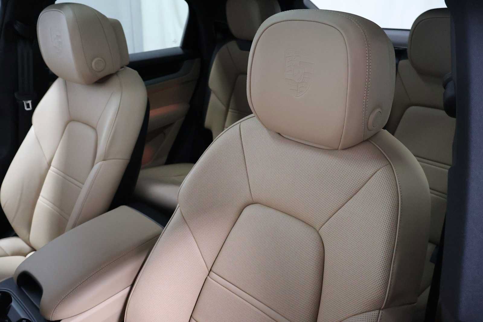 Certified 2026 Porsche Cayenne S AWD/4WD image 19