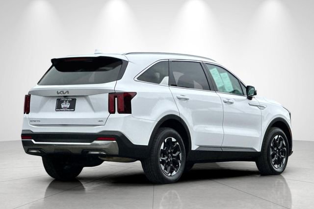 Used 2024 Kia Sorento S AWD/4WD image 4