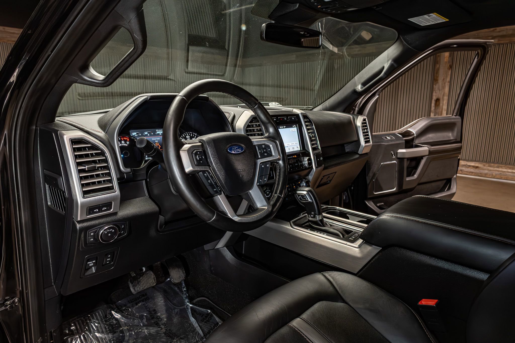 Used 2019 Ford F150 Platinum w/ Equipment Group 701A Luxury AWD/4WD image 17