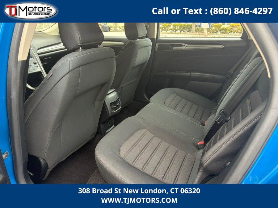 Used 2020 Ford Fusion SE image 11
