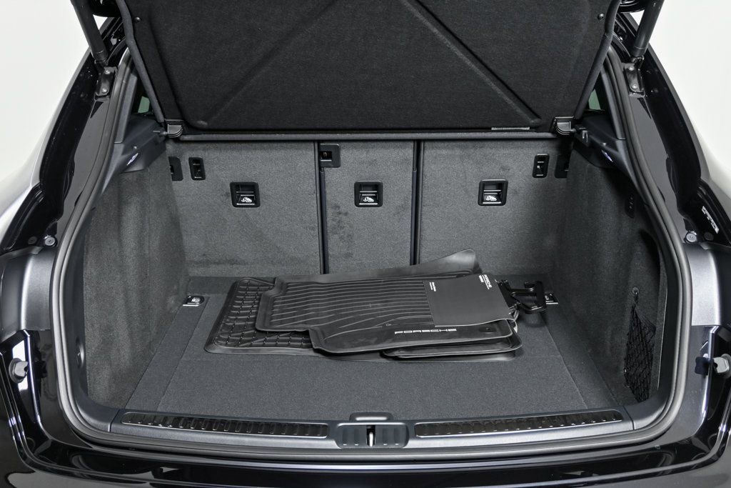 New 2026 Porsche Macan image 30