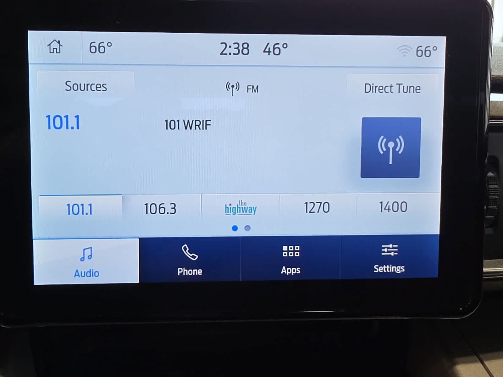Used 2023 Ford Explorer XLT w/ Equipment Group 202A AWD/4WD image 26