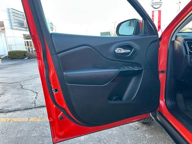 Used 2021 Jeep Cherokee Latitude Plus image 30