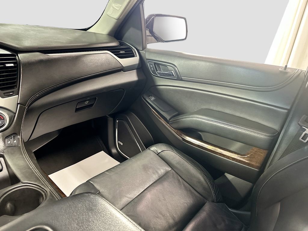 Used 2020 Chevrolet Suburban LT image 25