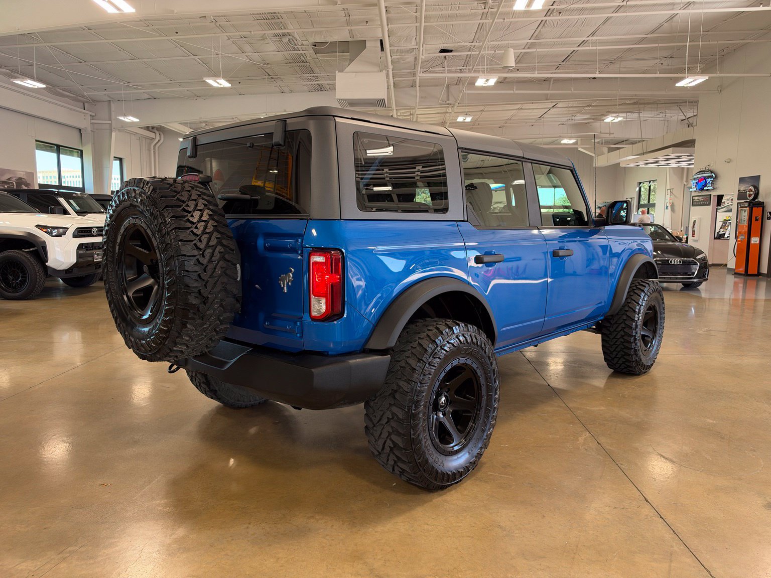 Used 2021 Ford Bronco 4-Door AWD/4WD image 8
