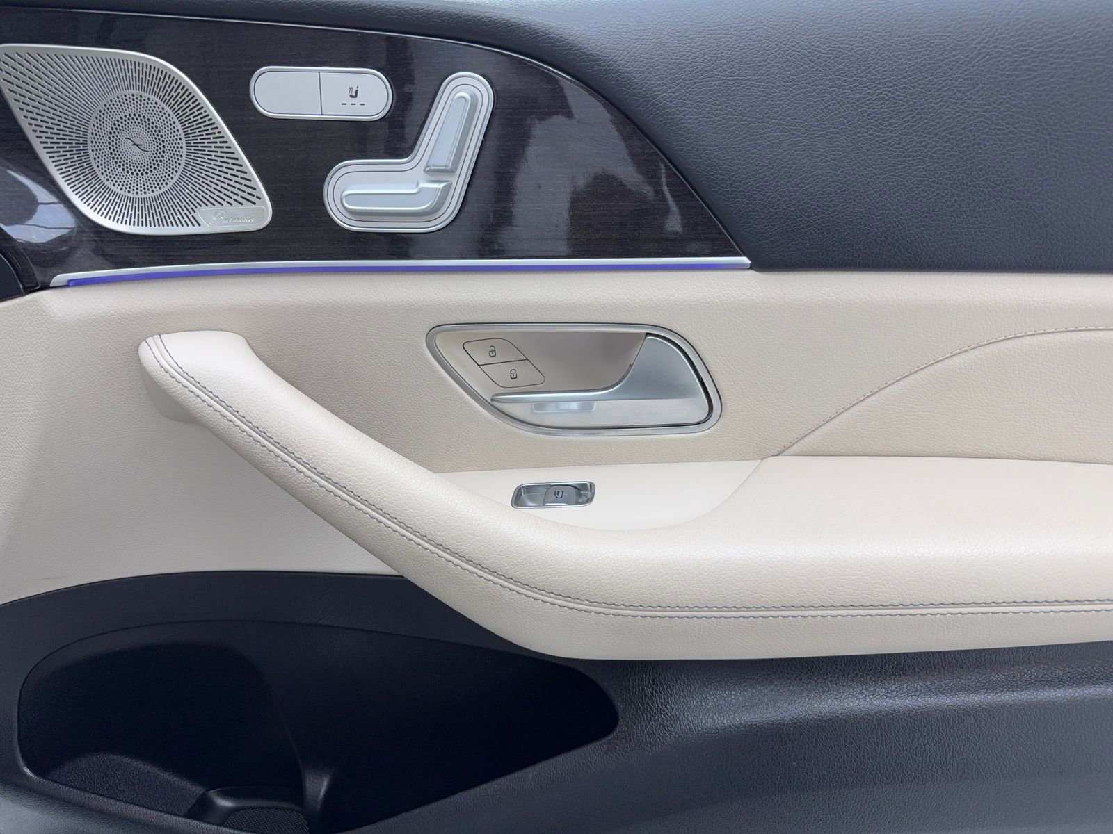 Used 2021 Mercedes-Benz GLE 350 4MATIC w/ Premium Package image 43