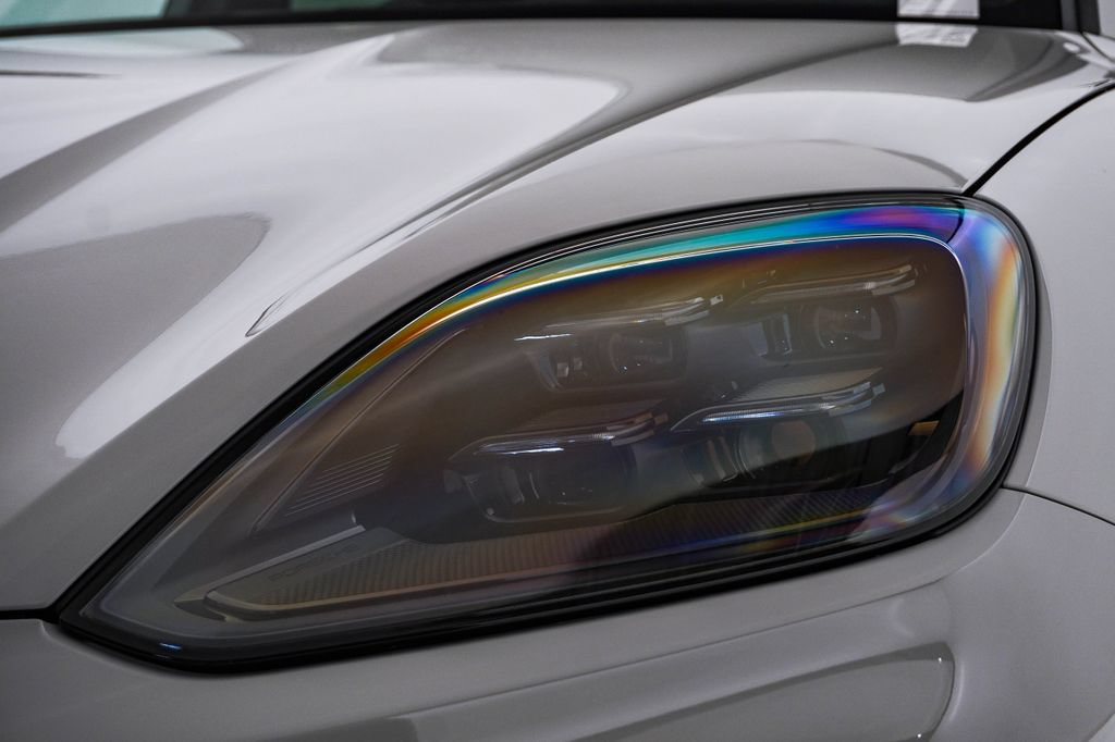 New 2026 Porsche Cayenne GTS AWD/4WD image 7