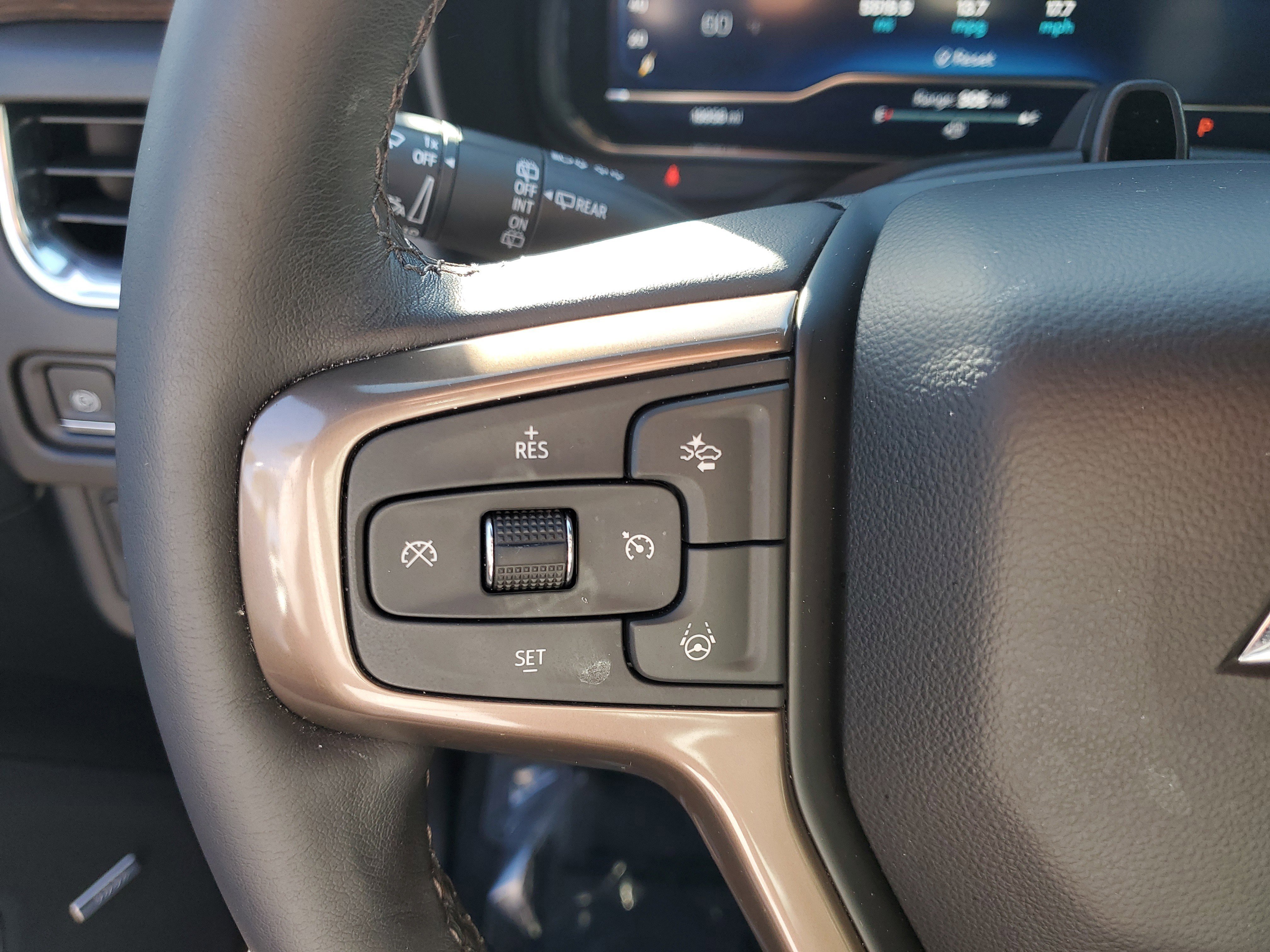 Used 2024 Chevrolet Tahoe High Country w/ Advanced Technology Package RWD image 28