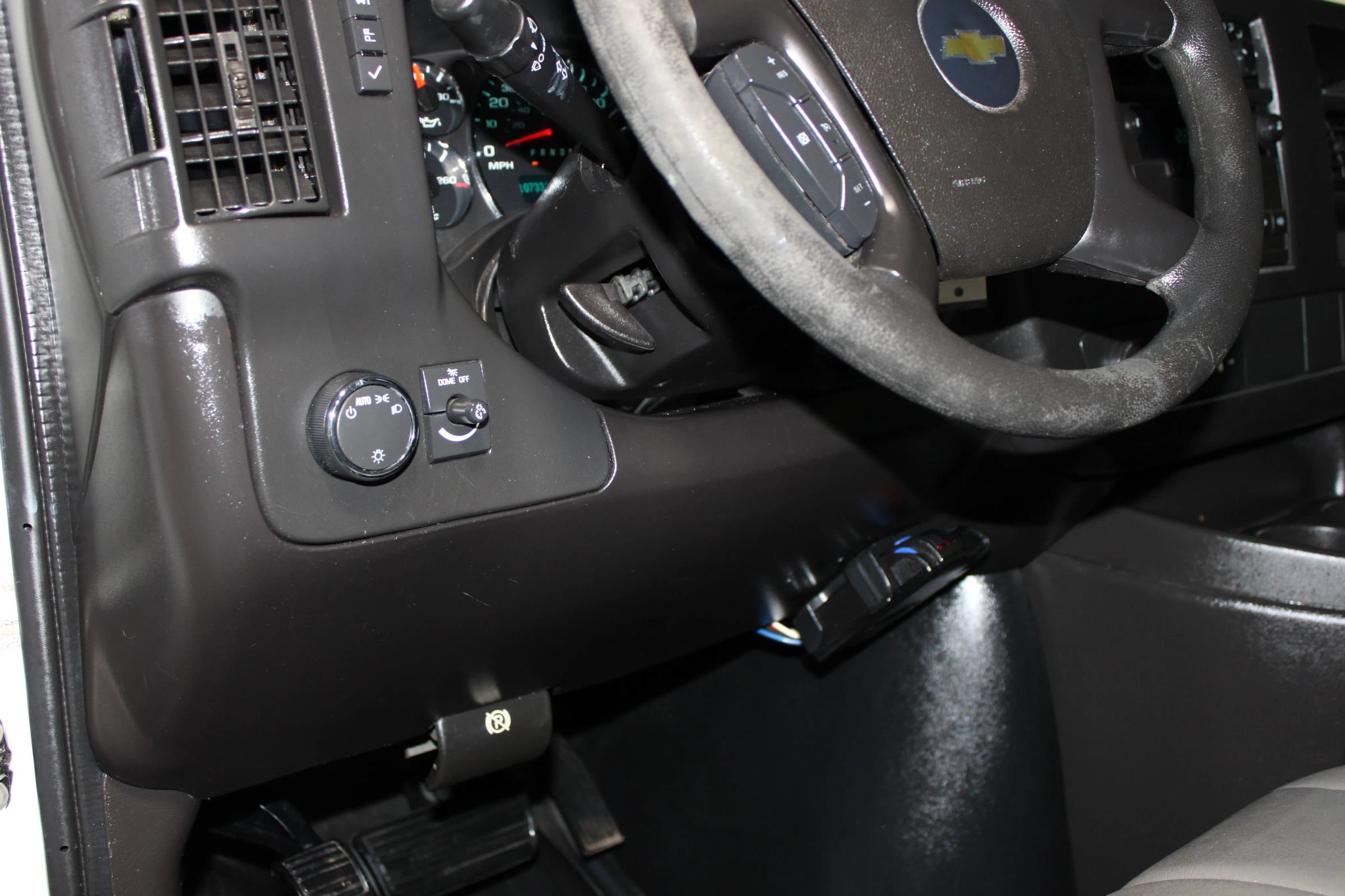 Used 2011 Chevrolet Express 2500 RWD image 14