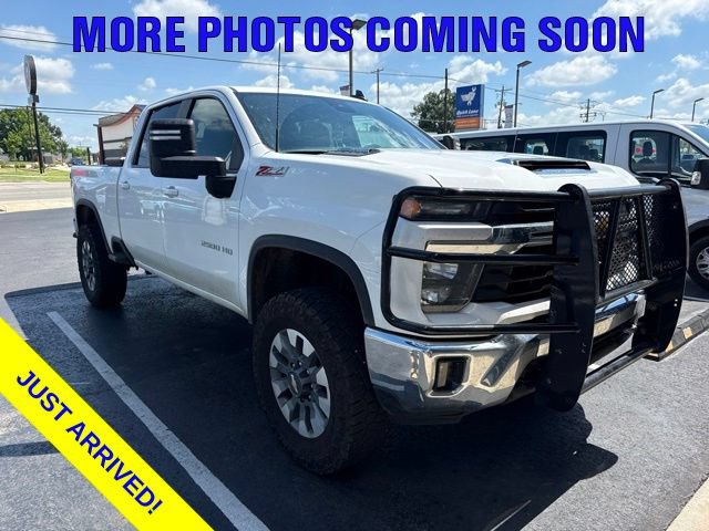 Used 2024 Chevrolet Silverado 2500 LT AWD/4WD image 1