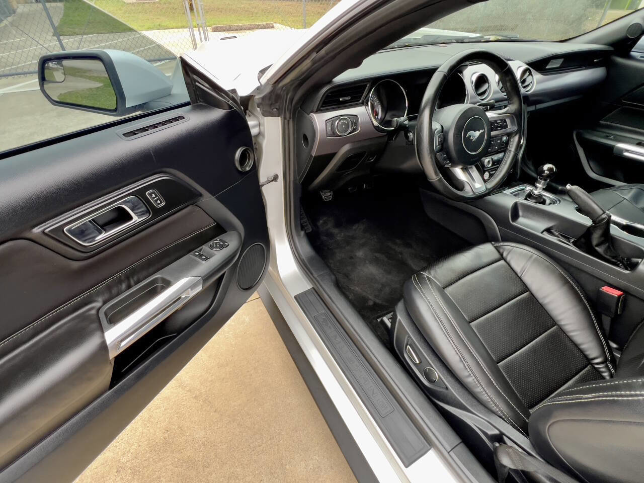 Used 2016 Ford Mustang GT image 22