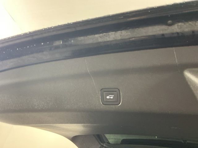 Used 2023 Chevrolet Tahoe RST w/ Luxury Package AWD/4WD image 32